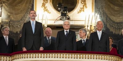 Inno franchista per il re Felipe VI al San Carl...