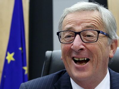 Juncker: “L’Italia si sta muovendo in direzione sbagliata”