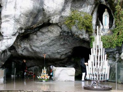 Lo sciopero dei controllori di volo non ferma i pellegrini diretti a Lourdes