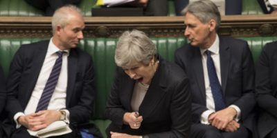 May rimpasta il governo dopo l’uscita di ...