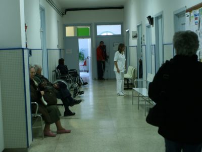 Savona: arrestato medico per violenza su una minore