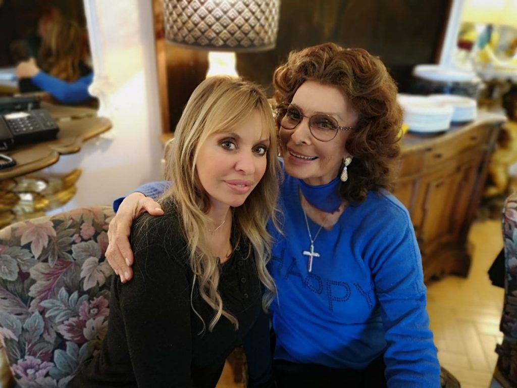 Alessandra Mussolini in una foto di famiglia con la zia Sofia Loren