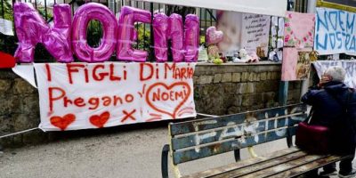 Noemi ha iniziato ad alimentarsi, è sveglia e c...