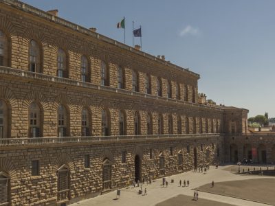Palazzo Pitti, la più grande reggia di Firenze, simbolo dei Medici