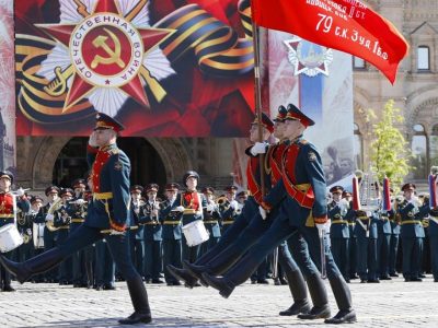 Iniziata la “parata della vittoria”sulla piazza Rossa di Mosca