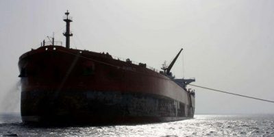 Attaccate due petroliere saudite al largo delle...