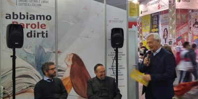 La generosità arriva al Salone del Libro con do...