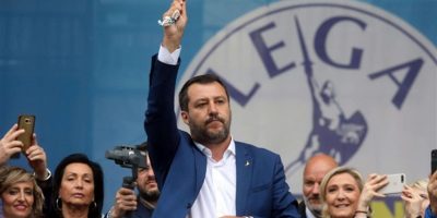 Il rosario di Salvini provoca la crisi isterica...