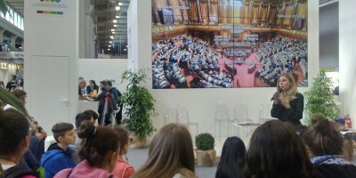 Lezioni di governo per i ragazzi delle scuole a...