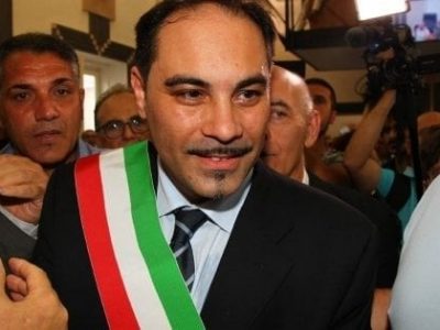 Taranto: il sindaco azzera la giunta “Fermiamoci a riflettere”