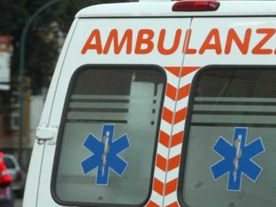 Bologna: giovane travolta dal bus rischia di perdere una gamba