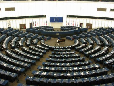 Il nuovo Parlamento europeo, il conflitto inglese e la proposta di Spinelli