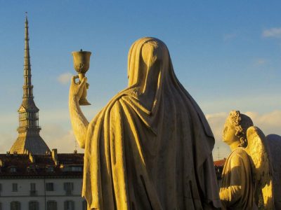 L’austera Torino è la capitale del suggestivo mondo della magia