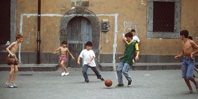In Italia un under 16 su 3 e’ povero,in 2...