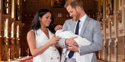 Royal baby, Harry e Meghan lo mostrano per la p...