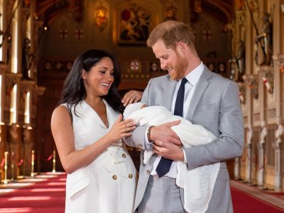 Royal baby, Harry e Meghan lo mostrano per la prima volta