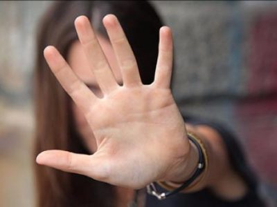 Ghanese cerca di violentare una 15enne, messo in fuga e arrestato