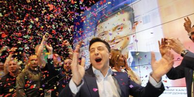 Ucraina: il nuovo presidente Zelensky giura que...