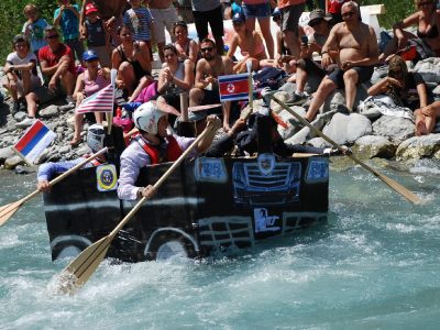 In Valsusa,  la gara più pazza del mondo con le barche di cartone