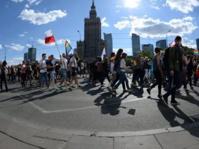 Gay Pride: incidenti a Washington, record storico a Varsavia