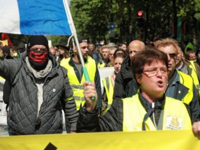 Gilet gialli a Parigi, scarsa mobilitazione per il 30° “atto”