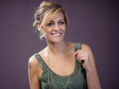 Irene Grandi festeggia i 25 anni di carriera con “Grandissimo”