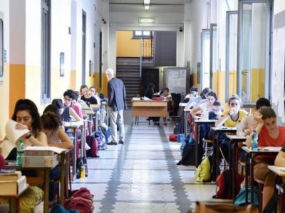 Maturità 2022, al via la prima prova nel segno di Pascoli e Verga