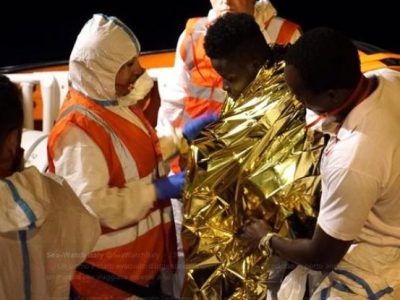 Sea Watch: sbarcati i migranti, arrestata la comandante