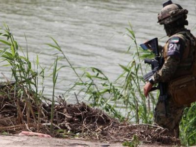 Padre e figlia di 23 mesi annegano nel tentativo di attraversare il Rio Grande