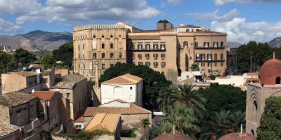 Storia e arte del maestoso Palazzo dei Normanni...