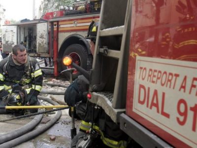 New York, elicottero contro grattacielo: morto il pilota