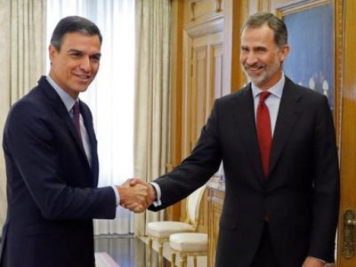 Spagna, il re dà l’incarico al leader socialista Sanchez