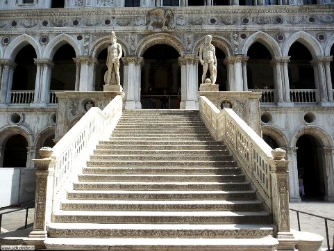 Scala dei Giganti - Palazzo Ducale