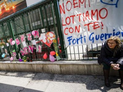La piccola Noemi dimessa dall’ospedale, torna a casa