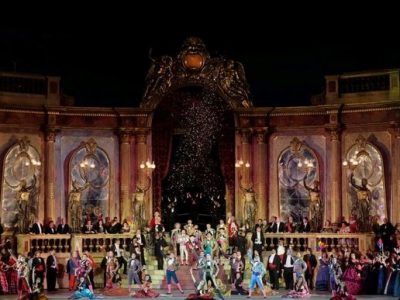 Omaggio a Zeffirelli con la “sua” Traviata all’Arena di Verona