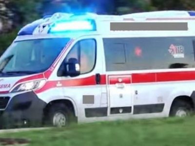 Viareggio, si barrica in casa col padre: spara e colpisce un vigile del fuoco