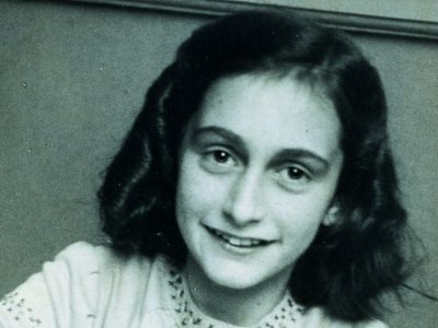 Anna Frank, ancora viva nel suo diario, avrebbe avuto 90 anni