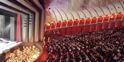 Urla e contestazioni di lavoratori e abbonati a...