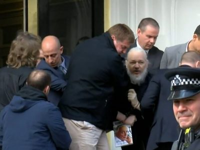 Firmata la richiesta di estradizione negli Usa per Assange