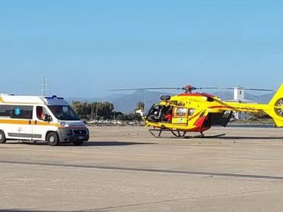 Travolto da un autocarro, muore nonostante i soccorsi del 118