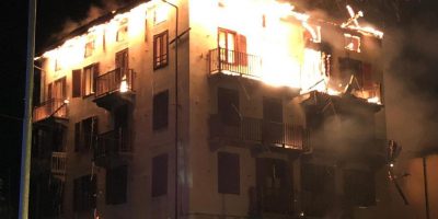 Ancora una notte di fiamme per l’albergo ...