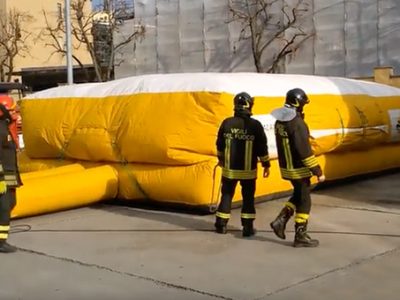 Arrestato per resistenza e messo ai domiciliari si butta dal balcone