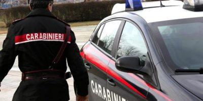 Infastidito uccide il gestore di un chiosco, fe...