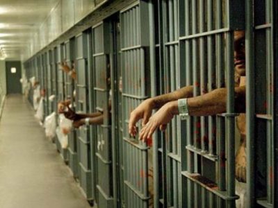 Due agenti della penitenziaria arrestati dai carabinieri