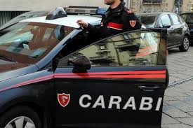 Ivoriano uccide la figlia di 2 anni a coltellate poi si ferisce, arrestato