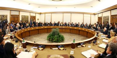 “Dimettetevi” l’invito della ...