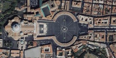 Un drone sorvola San Pietro, denunciato il turi...