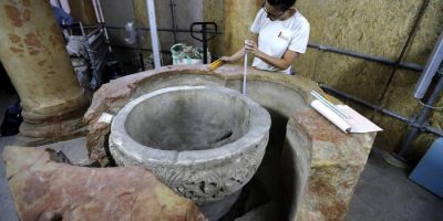 Antica fonte battesimale riemerge nella Chiesa ...