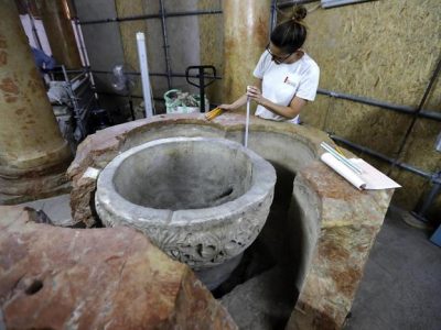 Antica fonte battesimale riemerge nella Chiesa della Natività a Betlemme