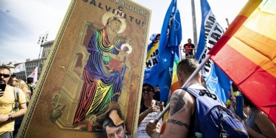 Roma: gay pride in salsa anti-Lega e polemico c...
